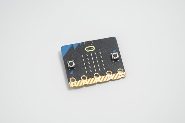 BBC micro:bit V2 — predná strana